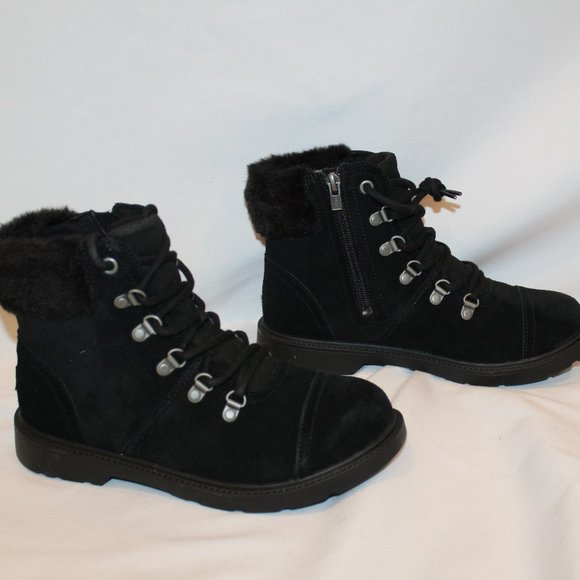 NIB UGG YOUTH 5 6 WOMENS 6.5-7 7.5-8 WATERPROOF BLACK SUEDE ANKLE BOOTS - Picture 3 of 8